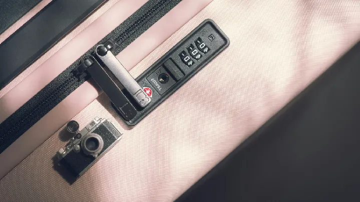 zamek szyfrowy walizki